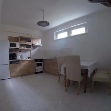 Varlak Vendeghaz 1 Siofok