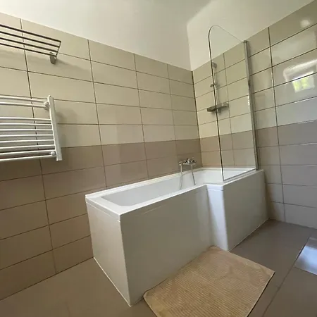 Apartament Varlak Vendeghaz 1
